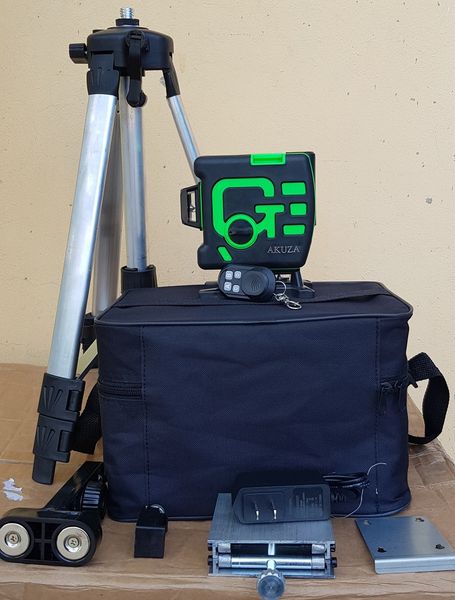 Máy cân bằng laser AKUZA 3D 12 tia xanh