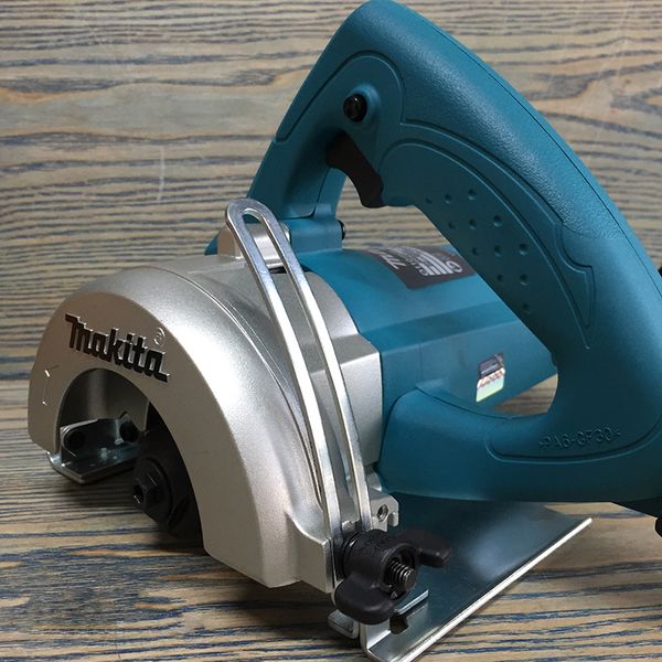 Máy cắt đá Makita 4100NH2