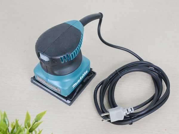 Máy chà nhám rung 170W Makita BO4510H
