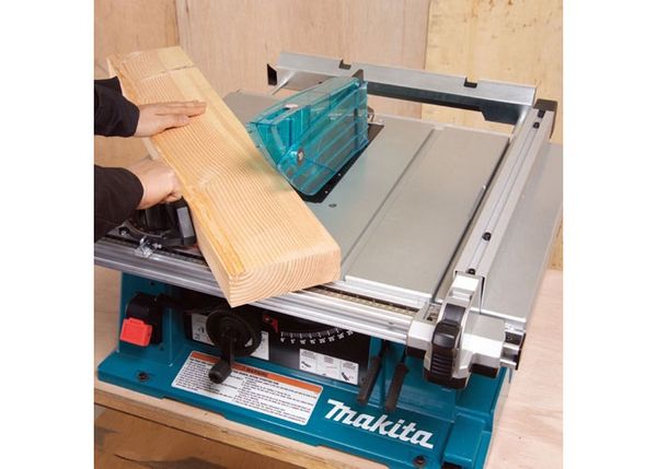 Máy cưa bàn 255mm Makita 2704