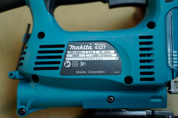 Máy cưa lọng Makita 4327