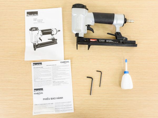 Máy bắn đinh U Makita AT1022AZ