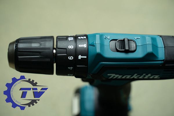 Máy khoan búa vặn vít dùng pin Makita HP331DWAX8