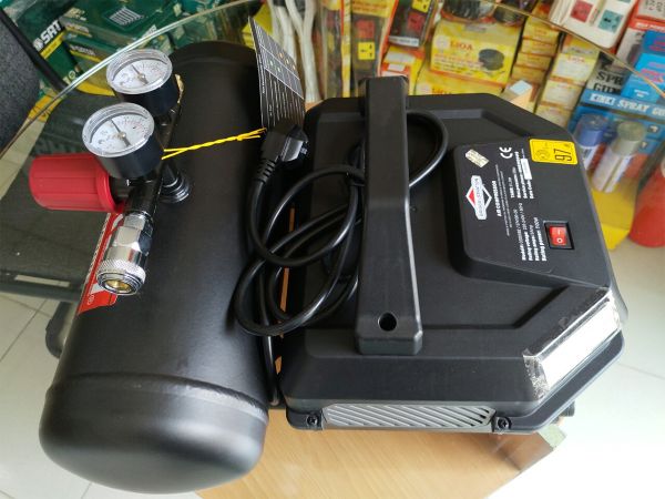 Máy nén khí Briggs & Stratton 0200682