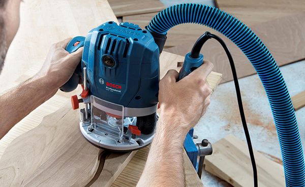 Máy phay gỗ Bosch GOF 130