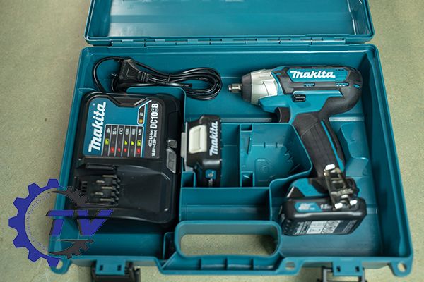 Máy siết bu lông dùng pin Makita TW140DSYE