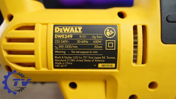 Máy cưa lọng Dewalt DWE349-B1