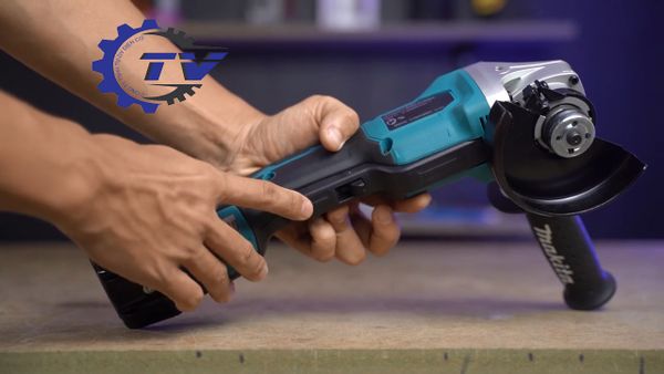 Máy mài góc dùng pin Makita DGA408RTJ1