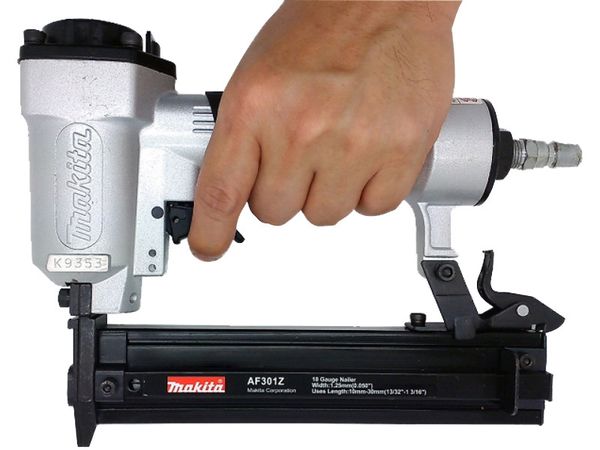 Súng bắn đinh thẳng Makita AF301Z