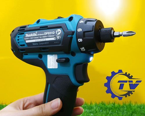 Máy khoan vặn vít dùng pin Makita DF031DSYE