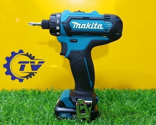 Máy khoan vặn vít dùng pin Makita DF031DSYE
