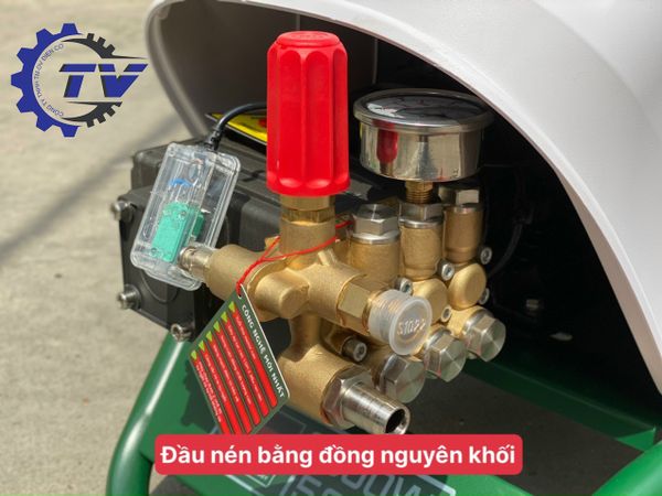 Máy Rửa Xe Công Nghiệp Dekton DK-HPW3000