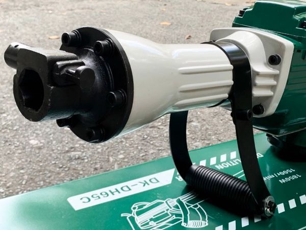 Máy đục bê tông 30mm Dekton DK-DH65C