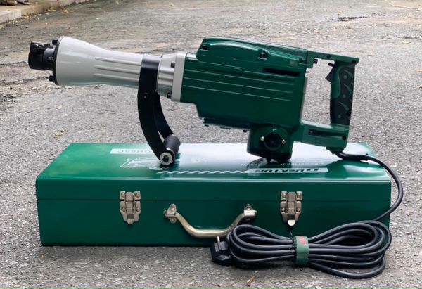 Máy đục bê tông 30mm Dekton DK-DH65C