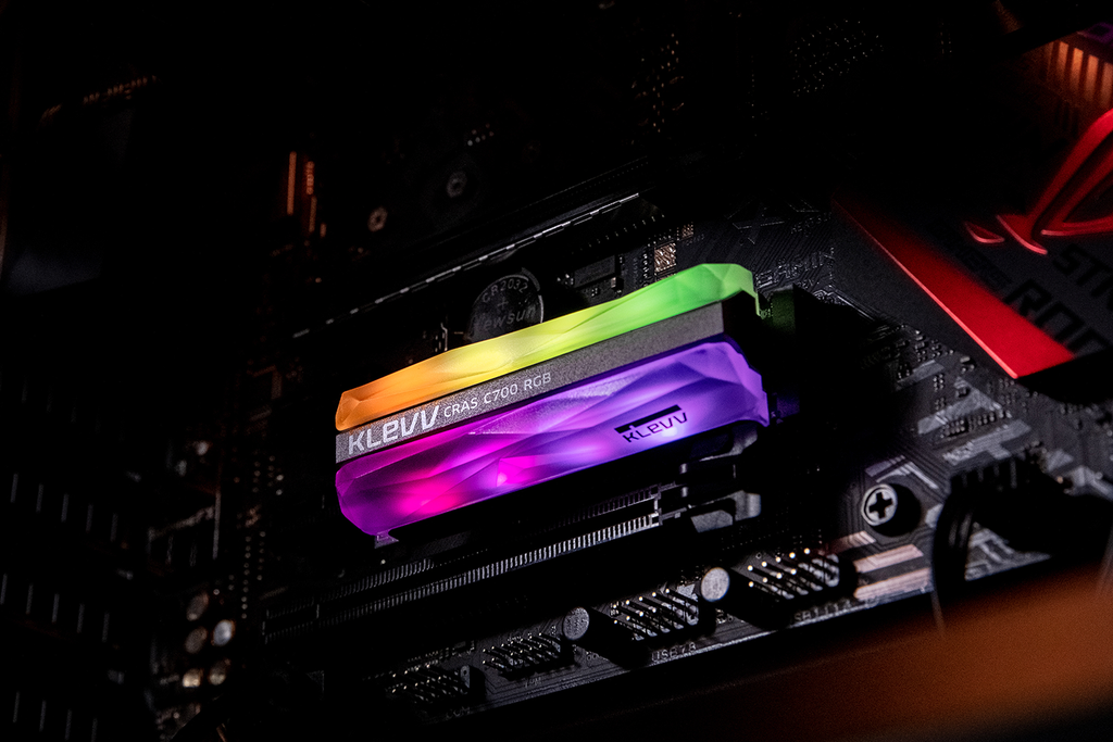 SSD KLEVV CRAS C700 RGB 240G nvme Gen3x4