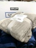 Mền Chăn lông cừu KirkLand Plush Blanket Queen của Mỹ.