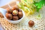 Hạt Macadamias in shell Australian Ape Xim 500g  của Úc. Das 2021