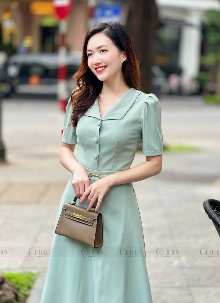 FH V35 Đầm cổ bẻ eo đính tag