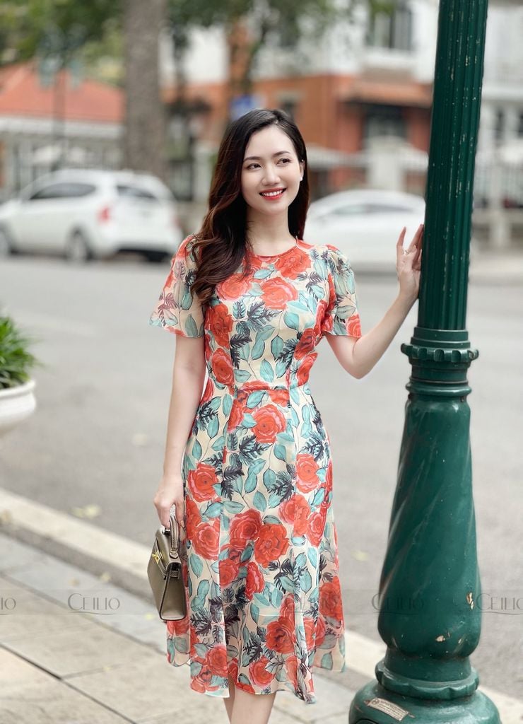 FH V37 Đầm hoa hồng đỏ