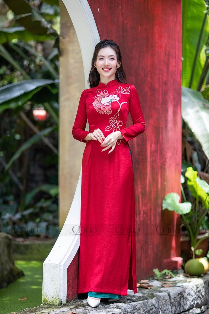 AD176 Áo Dài Thêu Hoa Trà