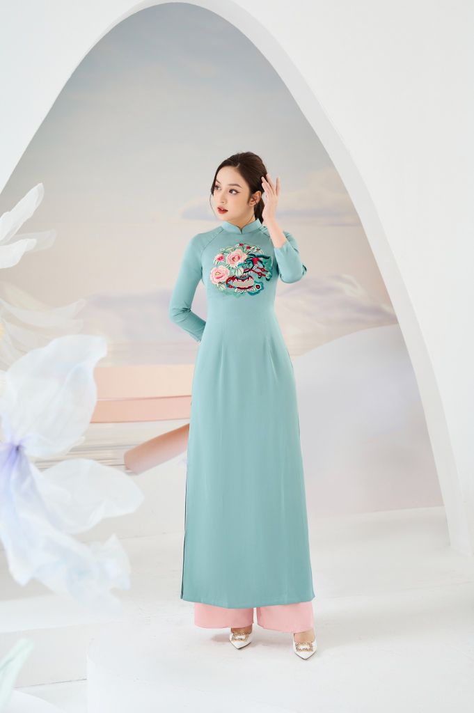 GH AD008 Áo dài thêu ngực