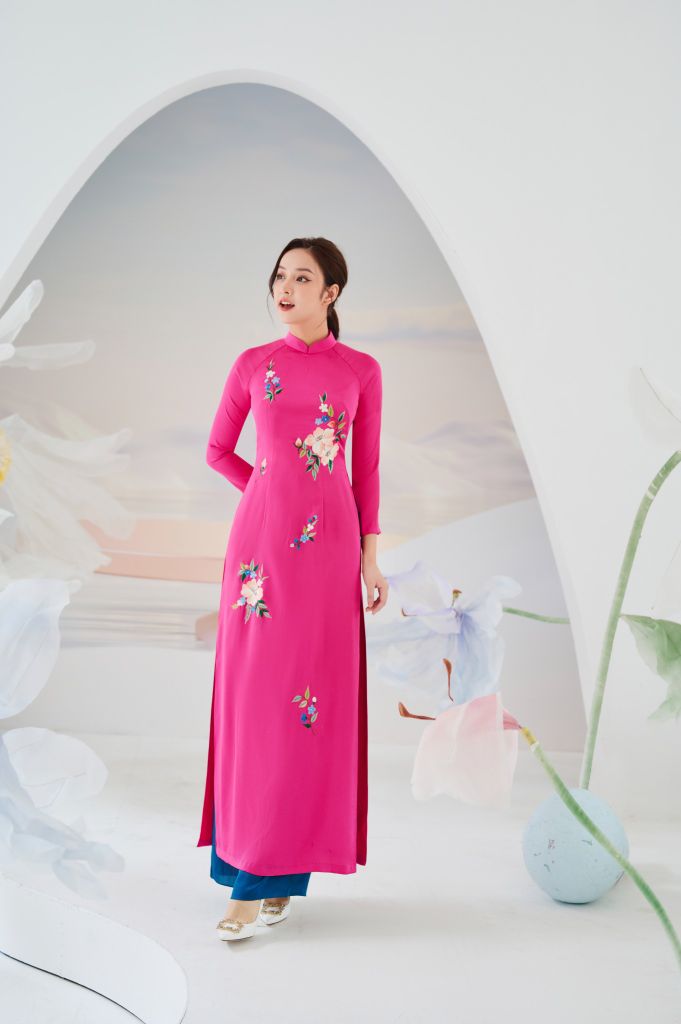 AD024 Áo dài thêu hoa