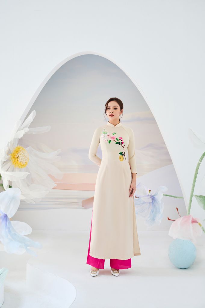AD013 Áo dài thêu đào lê