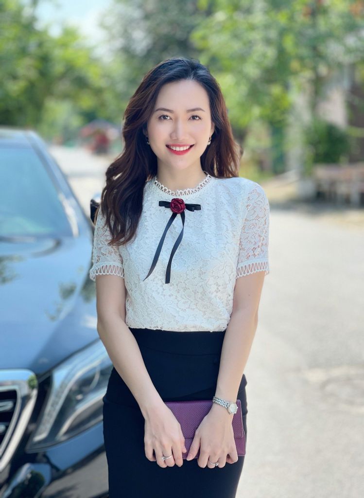 SM 177 SƠ MI REN TRẮNG DÂY PHỐI CỔ