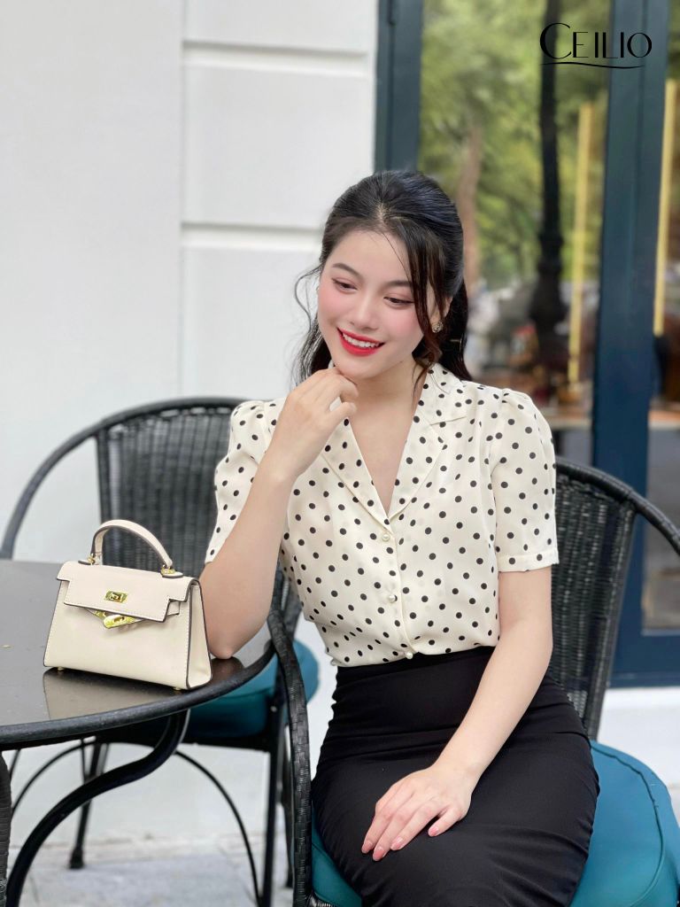 SM223 chấm bi cổ vest