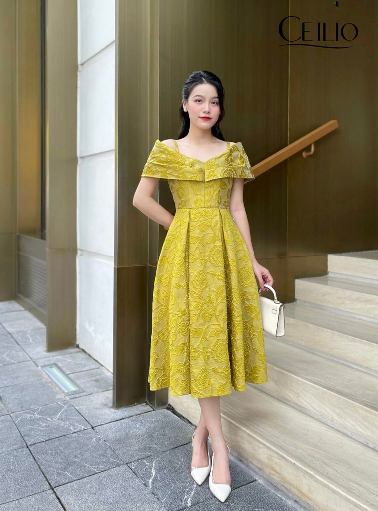 V114 Vàng CL Váy gấm