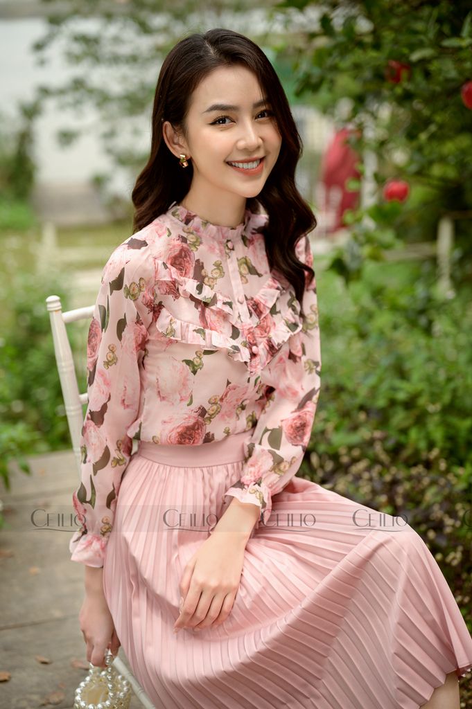 SM252 Somi hoa hồng ngực bèo kép V