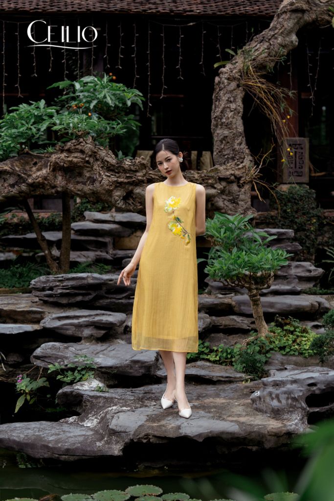 V90 Đầm Tơ Kim Cúc