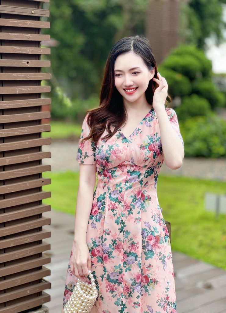 EH V23 Đầm hoa ngắn tay dáng xòe