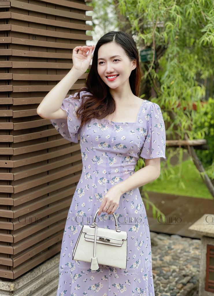 EH V29 Đầm váy đuôi cá cổ vuông hoa đồng nội trắng