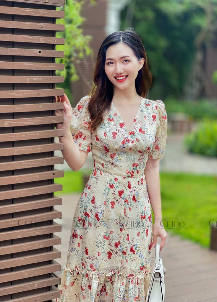 EH V30 Đầm váy đuôi cá cổ V hoa đỏ