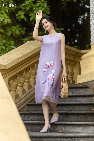 ChicLand  𝙈𝙞𝙭  𝙈𝙖𝙩𝙘𝙝  Fashionably yours today and tomorrow   Hòa sắc độc đáo của tone màu hồng và tím nhẹ mẫu đầm liền với những đường  nét đan xen