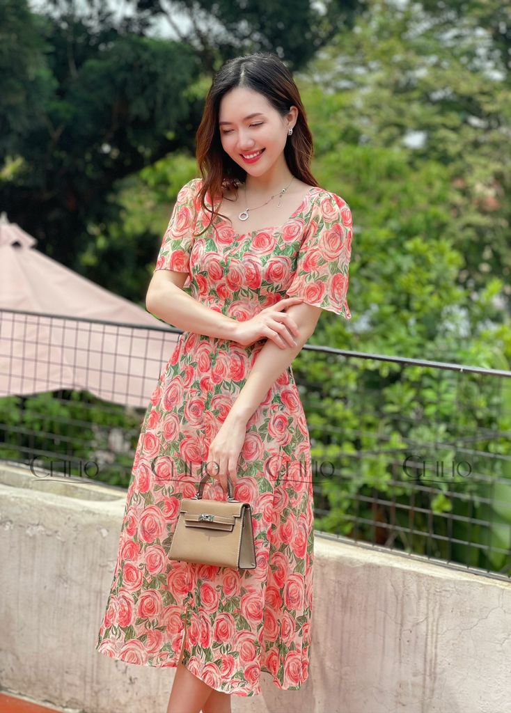 DH V22 Đầm hoa hồng cổ vuông cách điệu