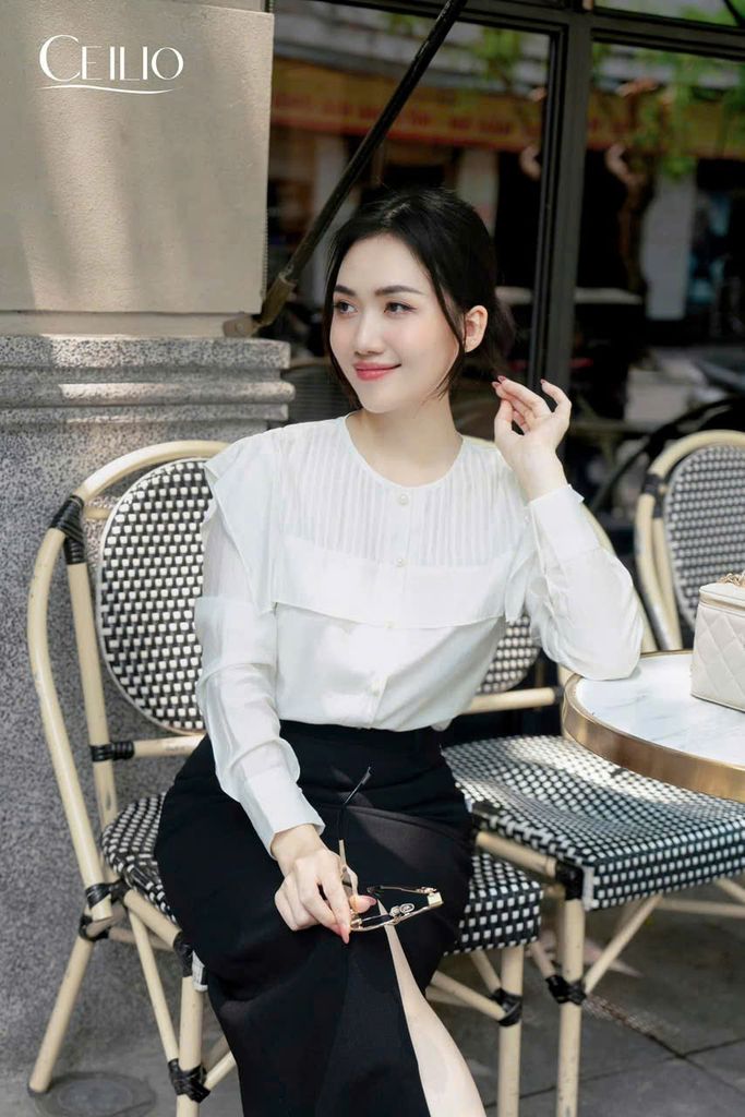 SM370 Somi Trắng Cổ Tròn