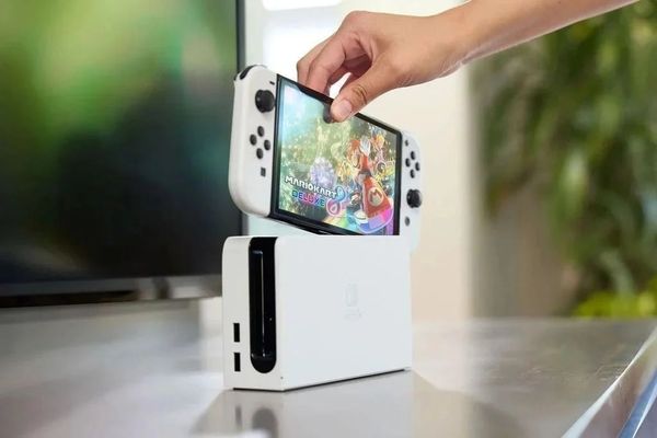 Máy Nintendo Switch Oled Model White Joy-Con Like New 98%