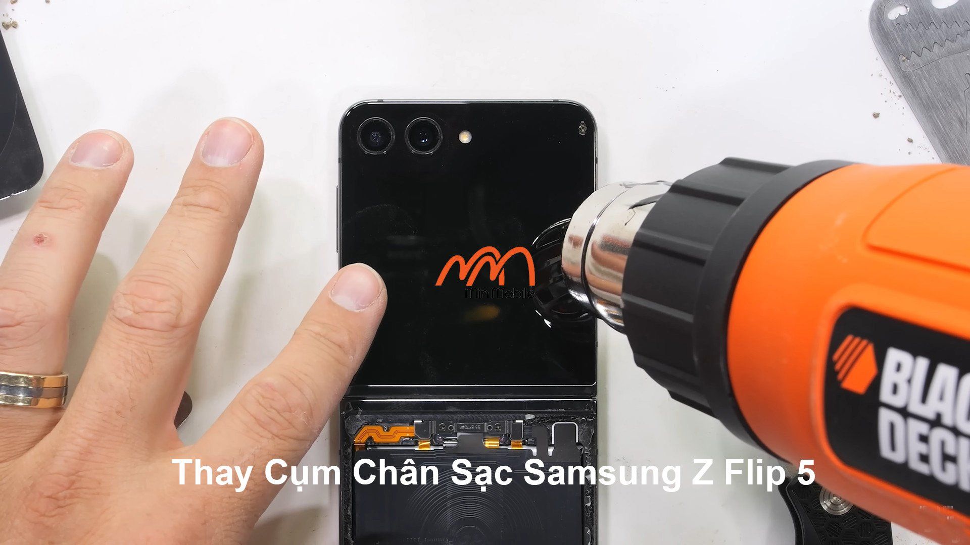 Thay_Cụm_Chân_Sạc_Samsung_Z_Flip_5
