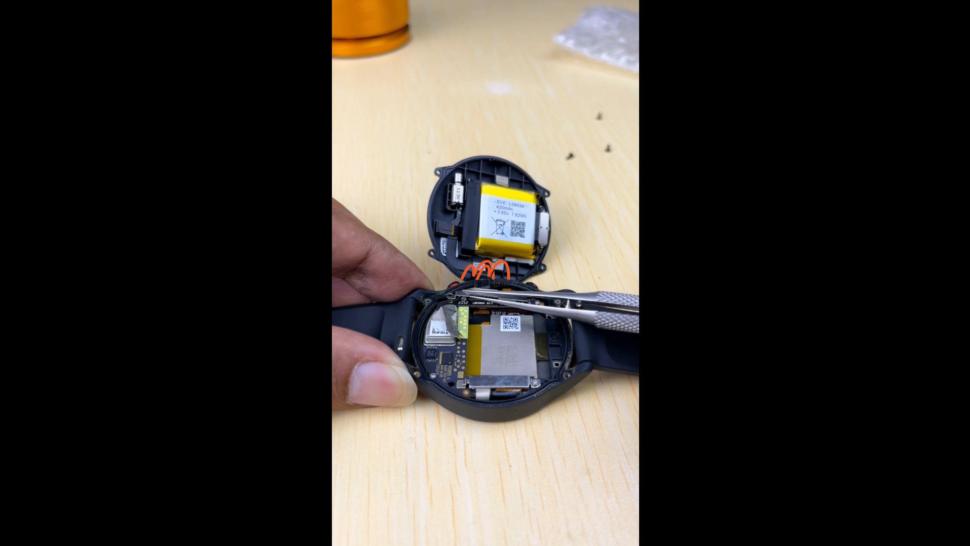 thay-man-hinh-garmin-vivoactive-5-min-mobile-quan-2-tphcm (3)