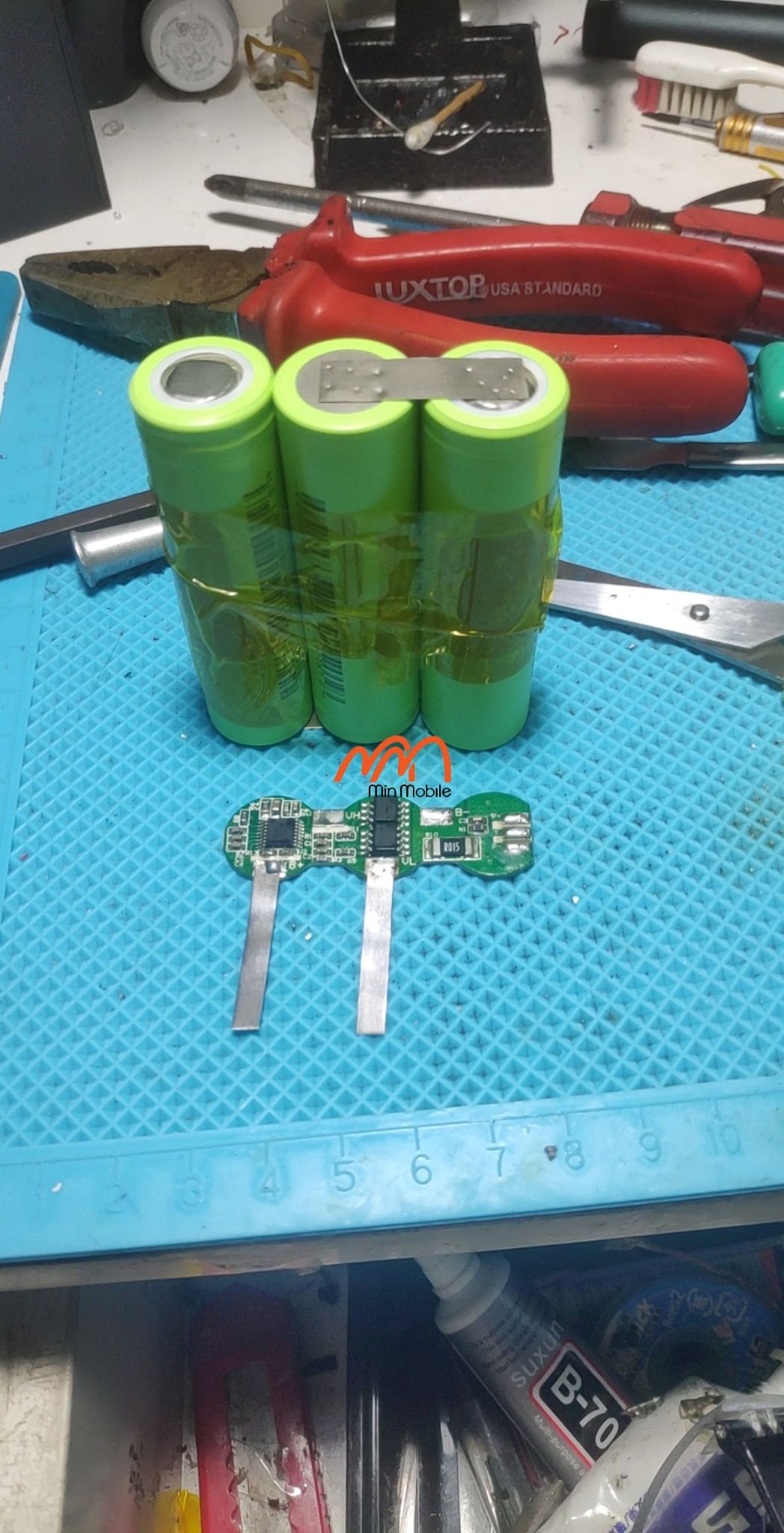 thay-pin-robot-lau-nha-everybot-edge-min-mobile-quan-3-tphcm (3)