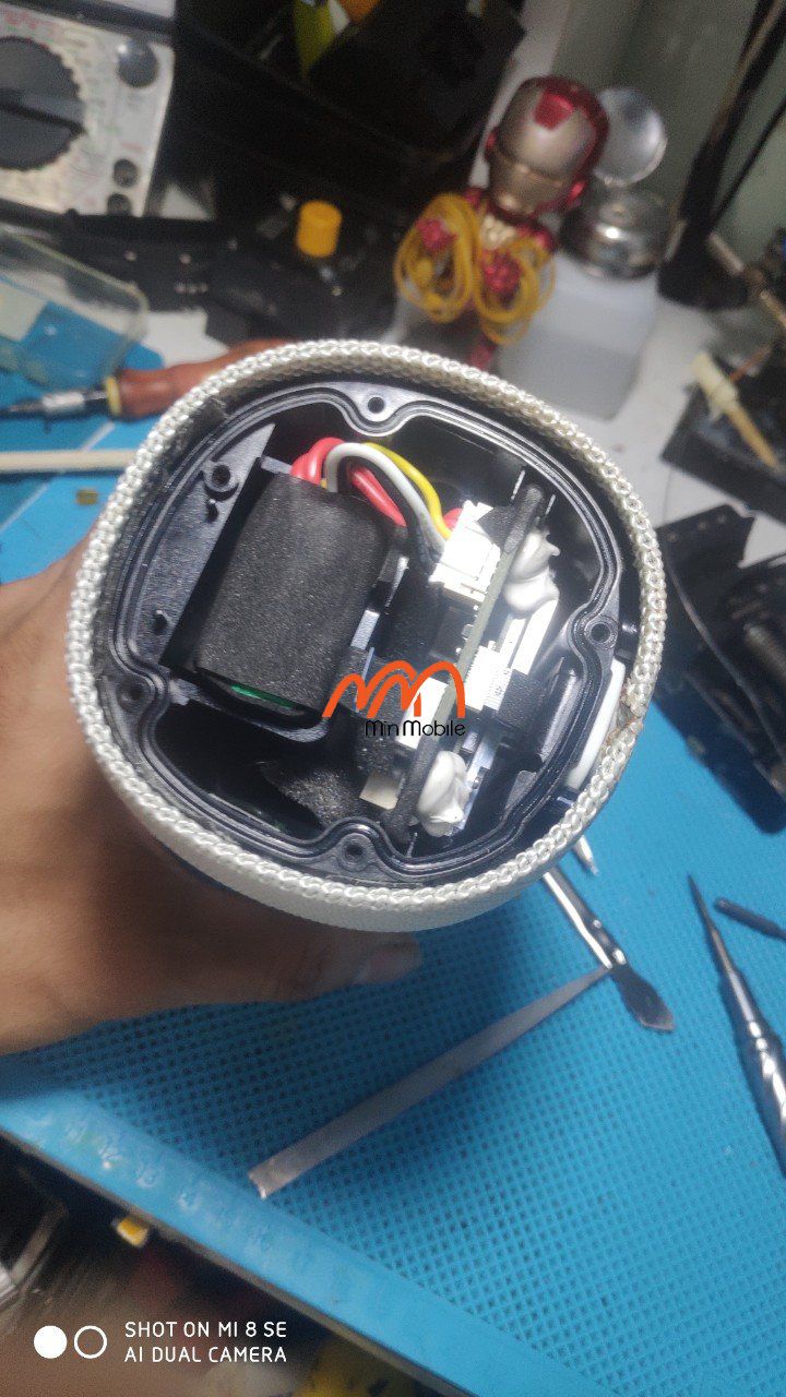 Thay pin loa JBL Link 10