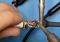 Thay pin tai nghe Beats X