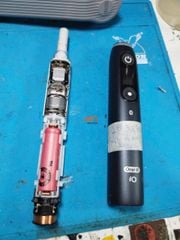 Thay Pin Bàn Chải Điện Oral B Seri 9