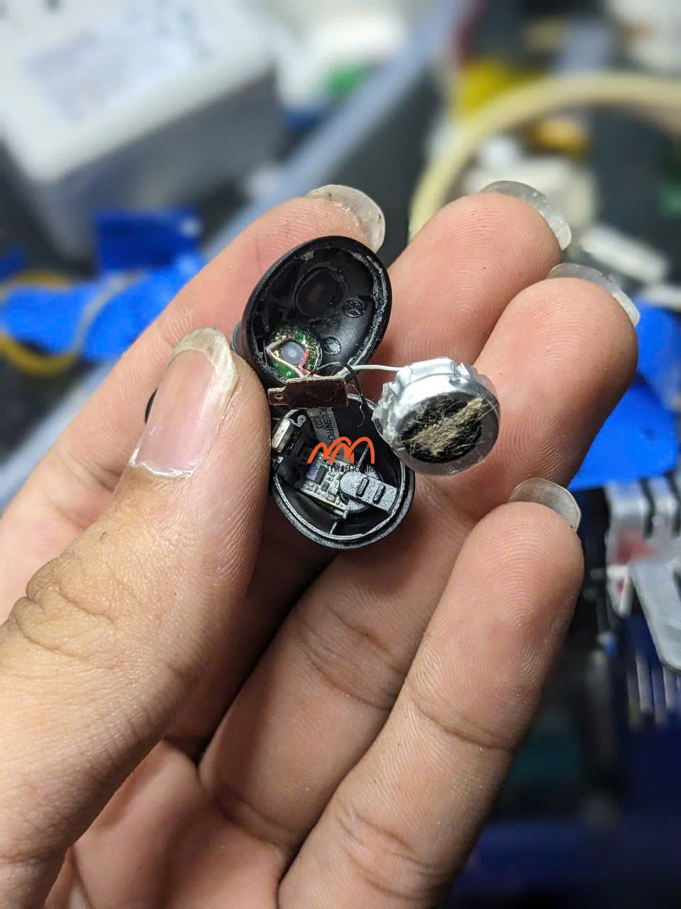 Thay Pin Tai Nghe JBL Tune Beam