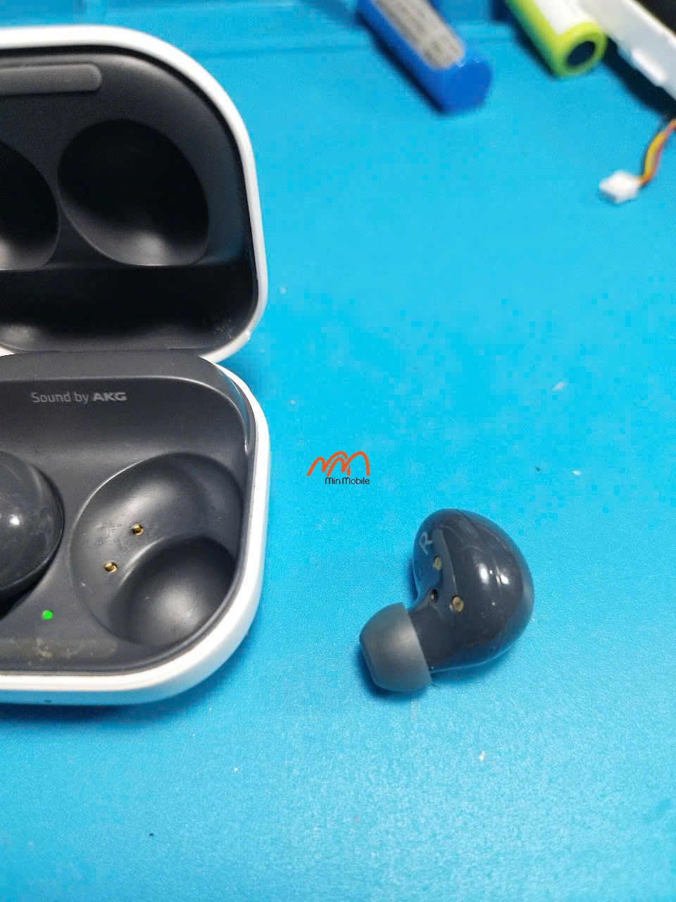 Thay Pin Tai Nghe Samsung Galaxy Buds – Min Mobile