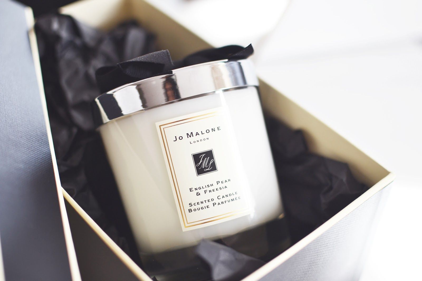 Nến thơm nước hoa Jo Malone English Pear & Freesia 200g