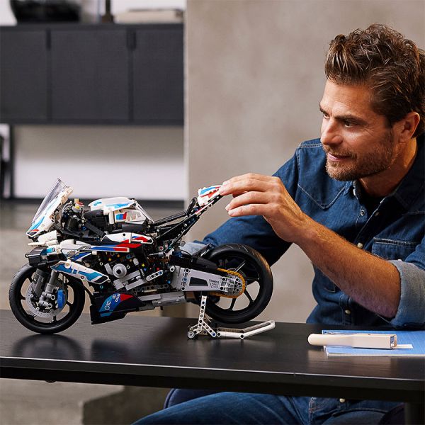 Đồ Chơi LEGO Siêu Mô Tô BMW 42130