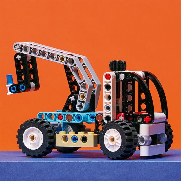 LEGO TECHNIC Xe Nâng Đa Năng 42133